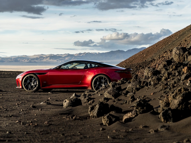 DBS Superleggera الجديدة ... سيارة جايمس بوند الجديدة